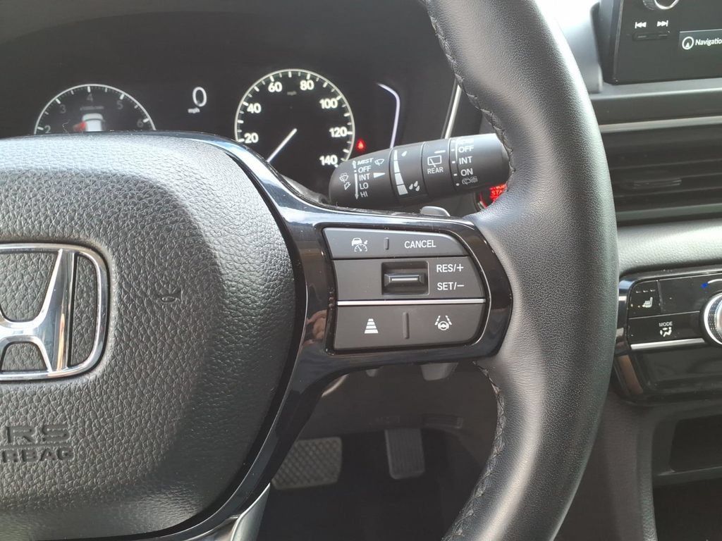 Used 2024 Honda Pilot Touring image 19