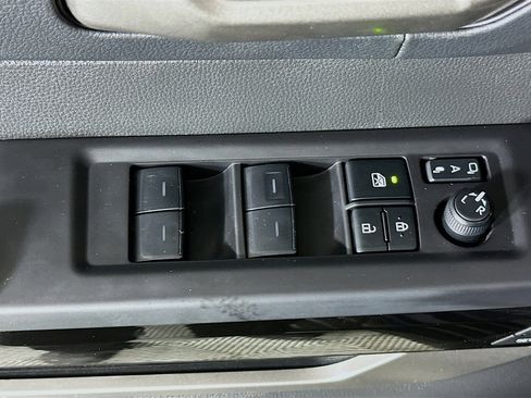 Used 2025 Toyota Tundra Limited AWD/4WD image 14