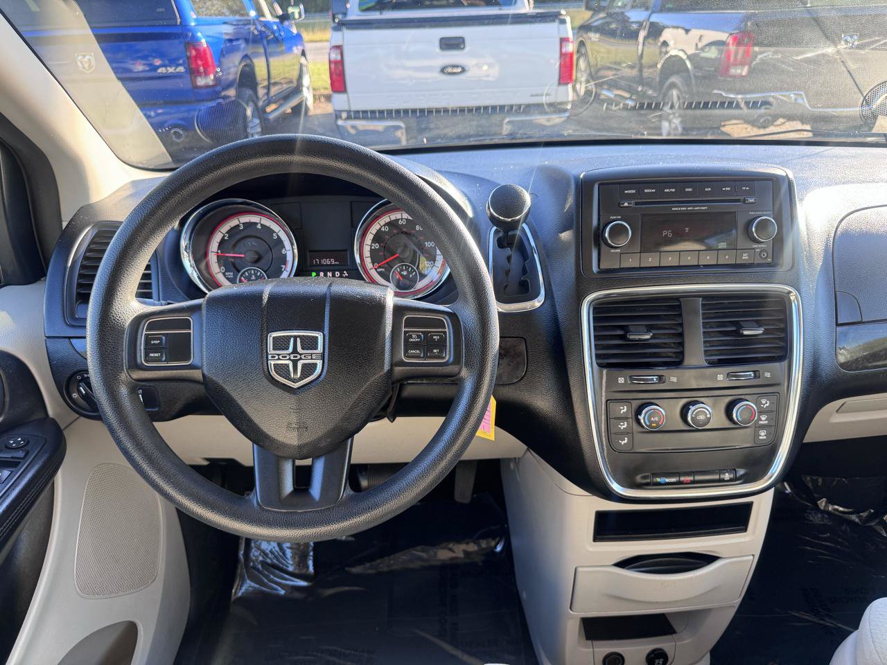 Used 2012 Dodge Grand Caravan American Value Package FWD image 18