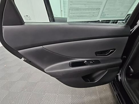 Used 2025 Hyundai Elantra Sport image 27