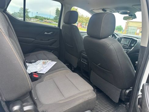 Used 2018 Chevrolet Traverse LS FWD image 9