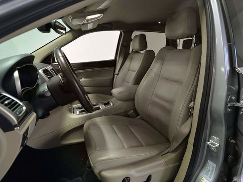 Used 2017 Jeep Grand Cherokee Limited image 7