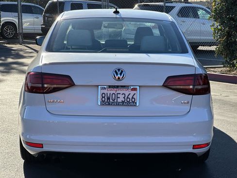 Used 2016 Volkswagen Jetta Sport image 5