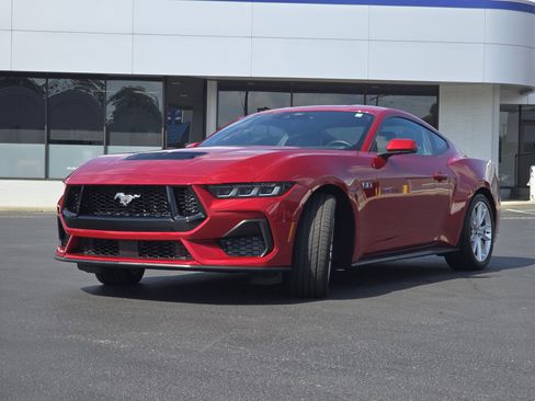 Used 2024 Ford Mustang GT Premium RWD image 3