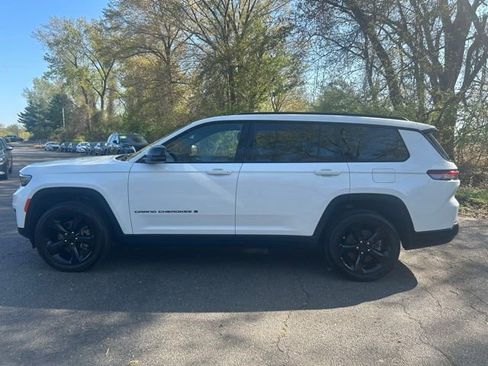 Used 2023 Jeep Grand Cherokee L Laredo AWD/4WD image 7