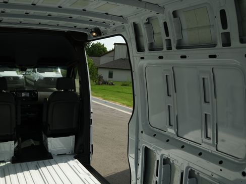 New 2025 Mercedes-Benz Sprinter 2500 image 24