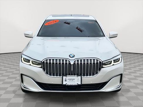 Used 2021 BMW 750i xDrive image 2
