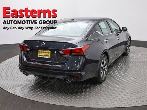 Used 2021 Nissan Altima 2.5 SV w/ SV Premium Package FWD image 5