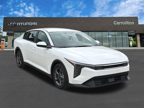 Used 2025 Kia K4 FWD image 3