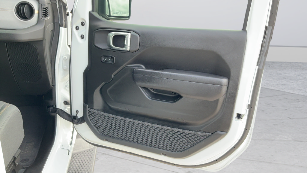 Used 2025 Jeep Wrangler Sport AWD/4WD image 19