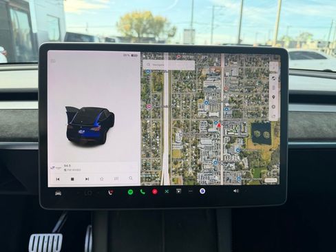 Used 2022 Tesla Model Y Performance image 23