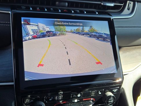 New 2025 Jeep Grand Cherokee Limited w/ Black Appearance Package image 31