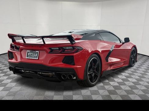 Used 2022 Chevrolet Corvette Stingray Preferred Cpe w/ Z51 Performance Package RWD image 6