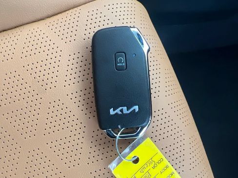 Certified 2025 Kia Seltos EX w/ EX Sunroof Package AWD/4WD image 27