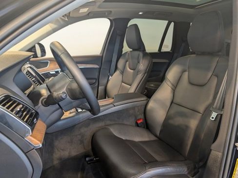 Used 2023 Volvo XC90 B5 Plus w/ Protection Package Premier image 8