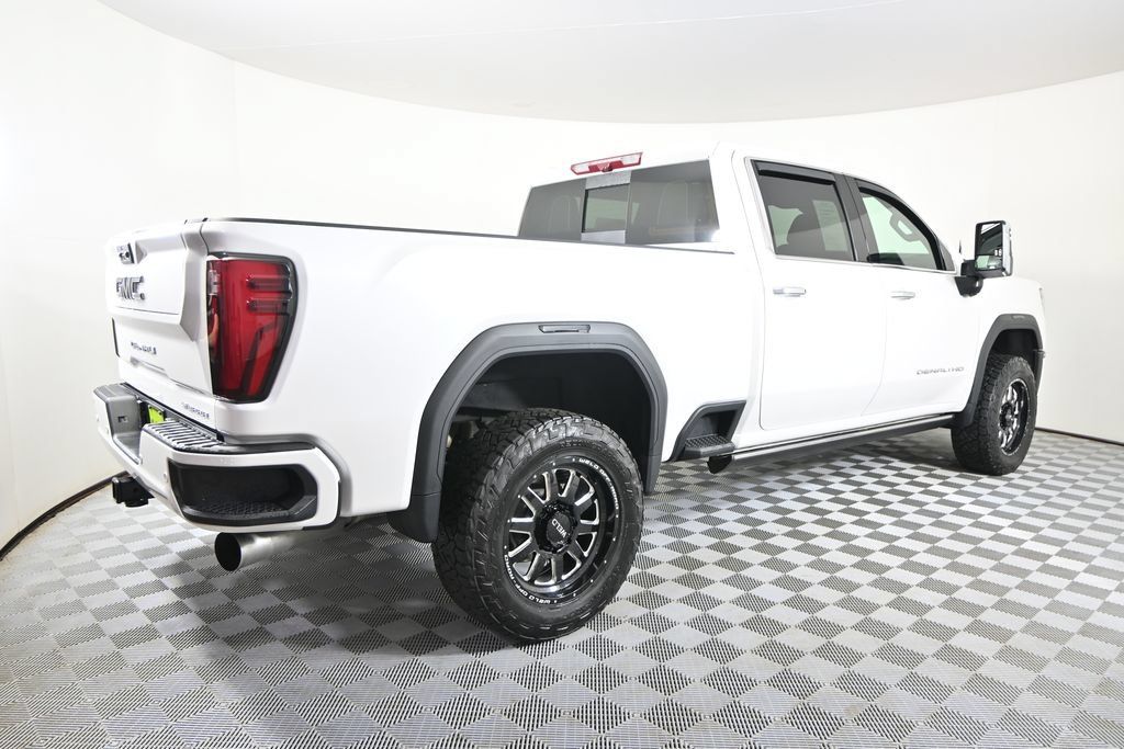 Used 2025 GMC Sierra 3500 Denali Ultimate AWD/4WD image 7