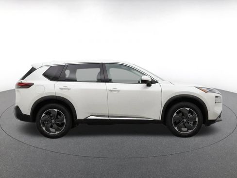 Used 2025 Nissan Rogue SV AWD/4WD image 13