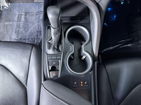Used 2018 Toyota Camry XSE FWD image 20