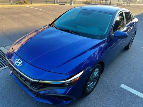 Used 2024 Hyundai Elantra SEL FWD image 19