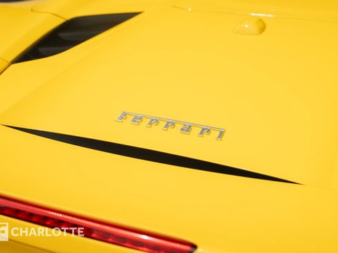 Used 2017 Ferrari 488 Spider image 18