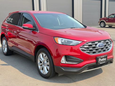 Used 2022 Ford Edge Titanium AWD/4WD image 2