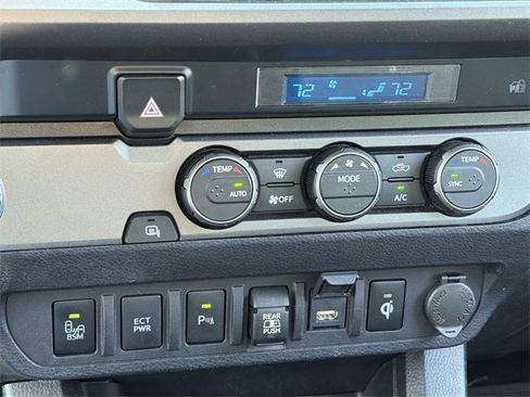 Used 2022 Toyota Tacoma TRD Sport image 15