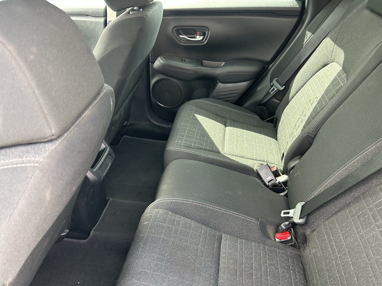 Used 2025 Honda HR-V LX image 9
