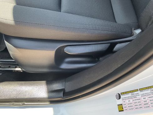 Used 2025 Toyota Corolla LE FWD image 9
