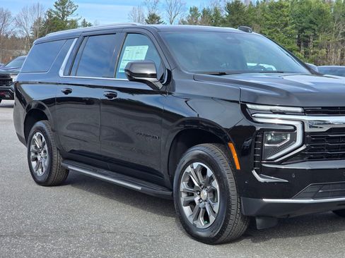 New 2026 Chevrolet Suburban LS image 38