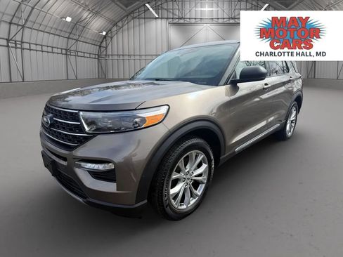 Used 2021 Ford Explorer XLT w/ Equipment Group 202A image 7