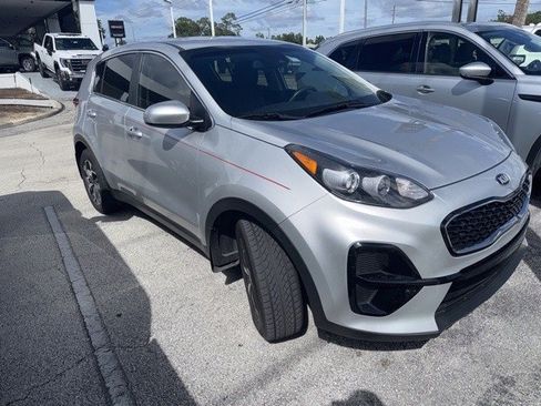 Used 2020 Kia Sportage LX image 4