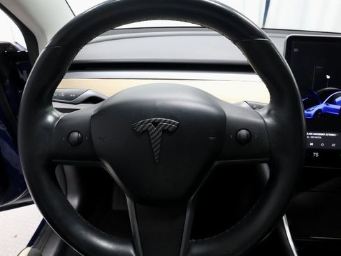 Used 2018 Tesla Model 3 Long Range image 32