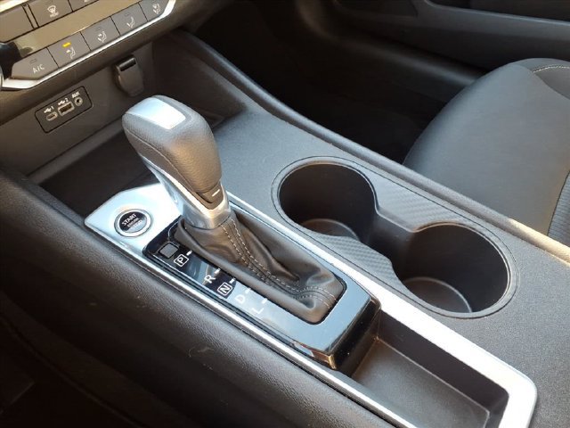 Used 2025 Nissan Altima 2.5 SV FWD image 23