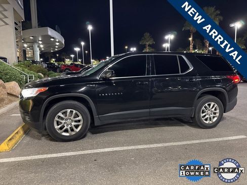 Used 2021 Chevrolet Traverse LS image 2