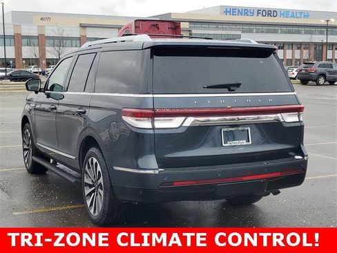 Used 2022 Lincoln Navigator Reserve image 5