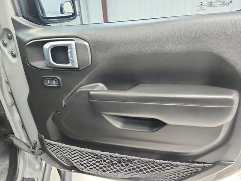 Used 2021 Jeep Gladiator Rubicon AWD/4WD image 41