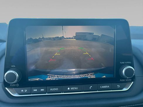 Used 2023 Nissan Rogue SV FWD image 14