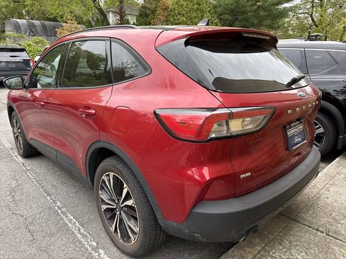 Used 2022 Ford Escape SE w/ SE Sport Appearance Package AWD/4WD image 5