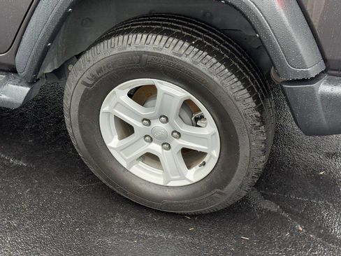 Used 2021 Jeep Wrangler Unlimited Sport image 8