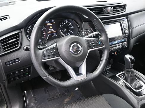 Used 2019 Nissan Rogue SV w/ Premium Package AWD/4WD image 18