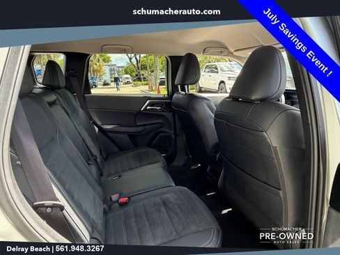 Used 2024 Mitsubishi Outlander FWD image 16