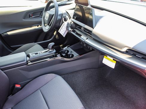 New 2026 Toyota Prius LE FWD image 18