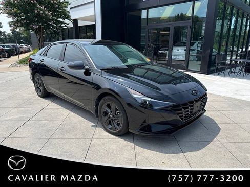 Used 2023 Hyundai Elantra SEL FWD image 1