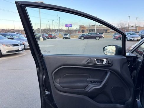 Used 2014 Ford Fiesta SE w/ Comfort Package image 10