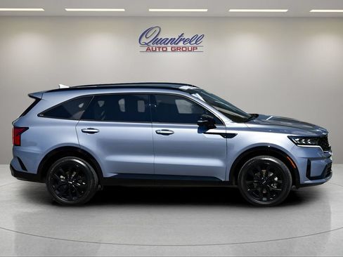 Used 2023 Kia Sorento SX AWD/4WD image 3