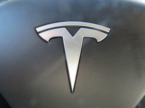 Used 2023 Tesla Model 3 Standard Range image 21