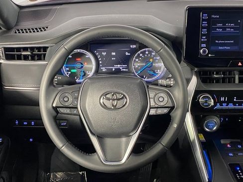 Certified 2022 Toyota Venza XLE image 18