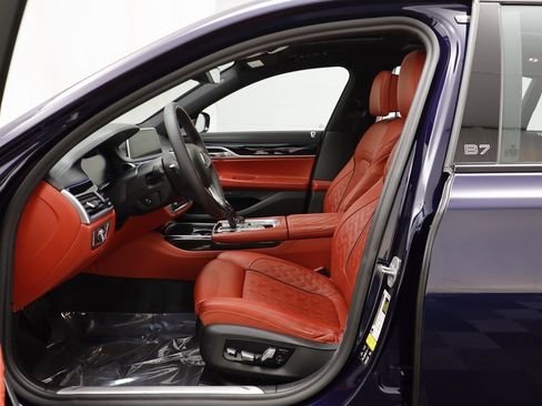 Used 2022 BMW ALPINA B7 xDrive image 6