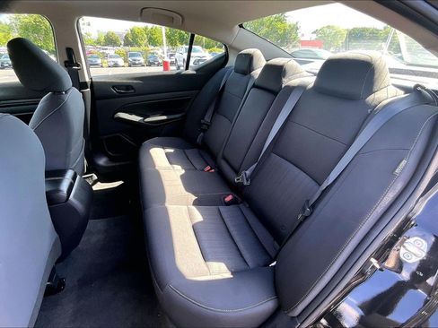 Used 2024 Nissan Altima 2.5 SV FWD image 24