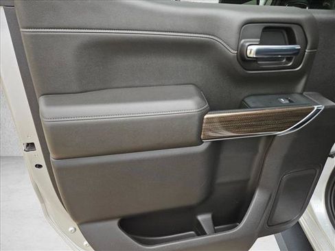 Used 2022 Chevrolet Silverado 1500 RST w/ Safety Package AWD/4WD image 13